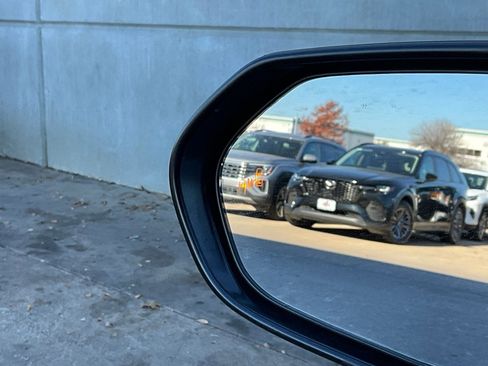 Used 2025 Toyota Camry SE image 20