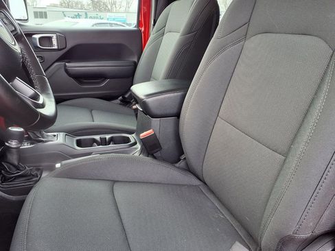 Used 2022 Jeep Wrangler Unlimited Sport image 3