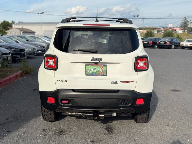 Used 2017 Jeep Renegade Trailhawk AWD/4WD image 6