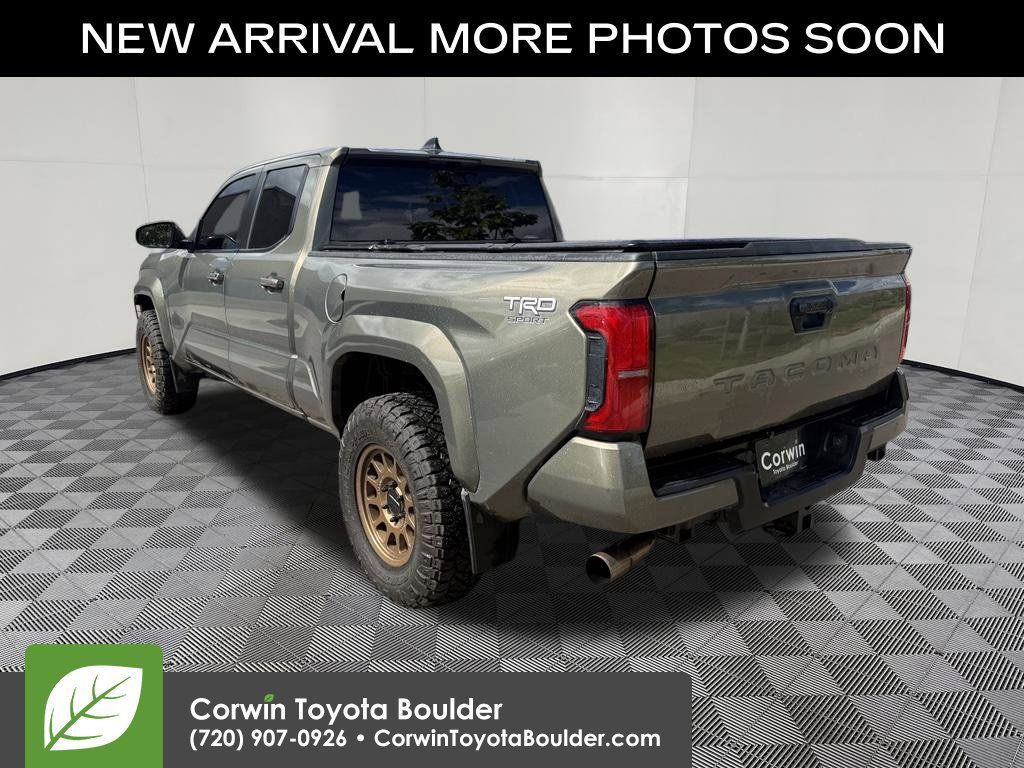 Used 2024 Toyota Tacoma TRD Sport AWD/4WD image 5