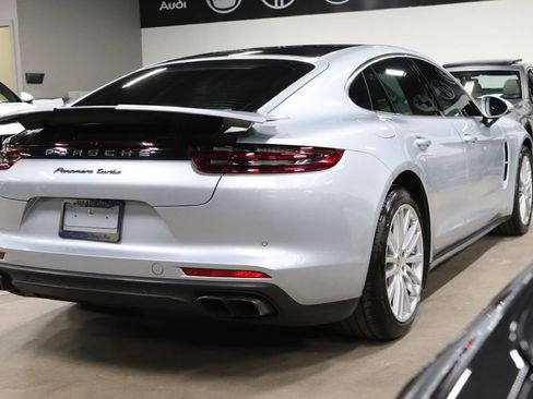Used 2017 Porsche Panamera Turbo image 5