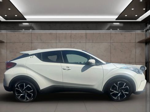 Used 2018 Toyota C-HR XLE image 8