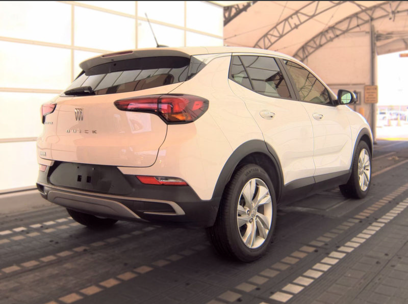 Used 2024 Buick Encore GX Preferred FWD image 2