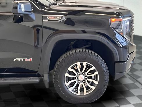 Used 2023 GMC Sierra 1500 AT4 w/ Technology Package AWD/4WD image 6