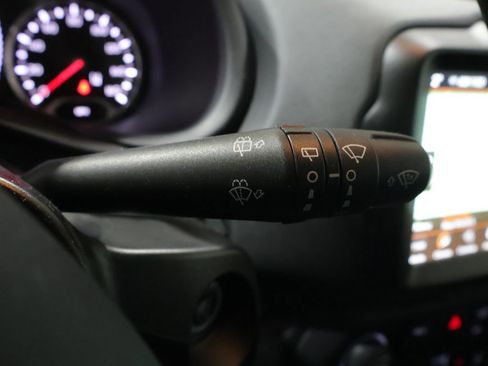 Used 2023 Jeep Renegade Latitude w/ Premium Group AWD/4WD image 38