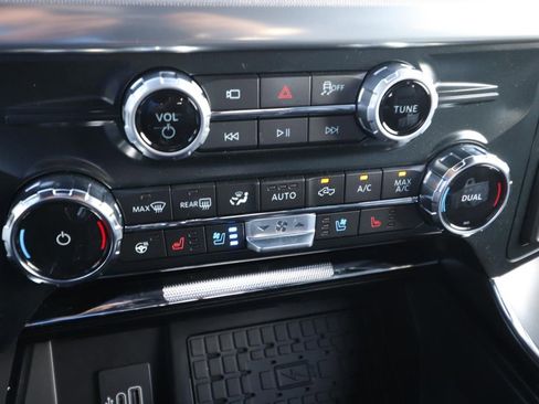 New 2025 Ford F150 Lariat w/ Equipment Group 502A High image 21