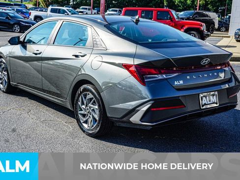 Used 2024 Hyundai Elantra SEL FWD image 4