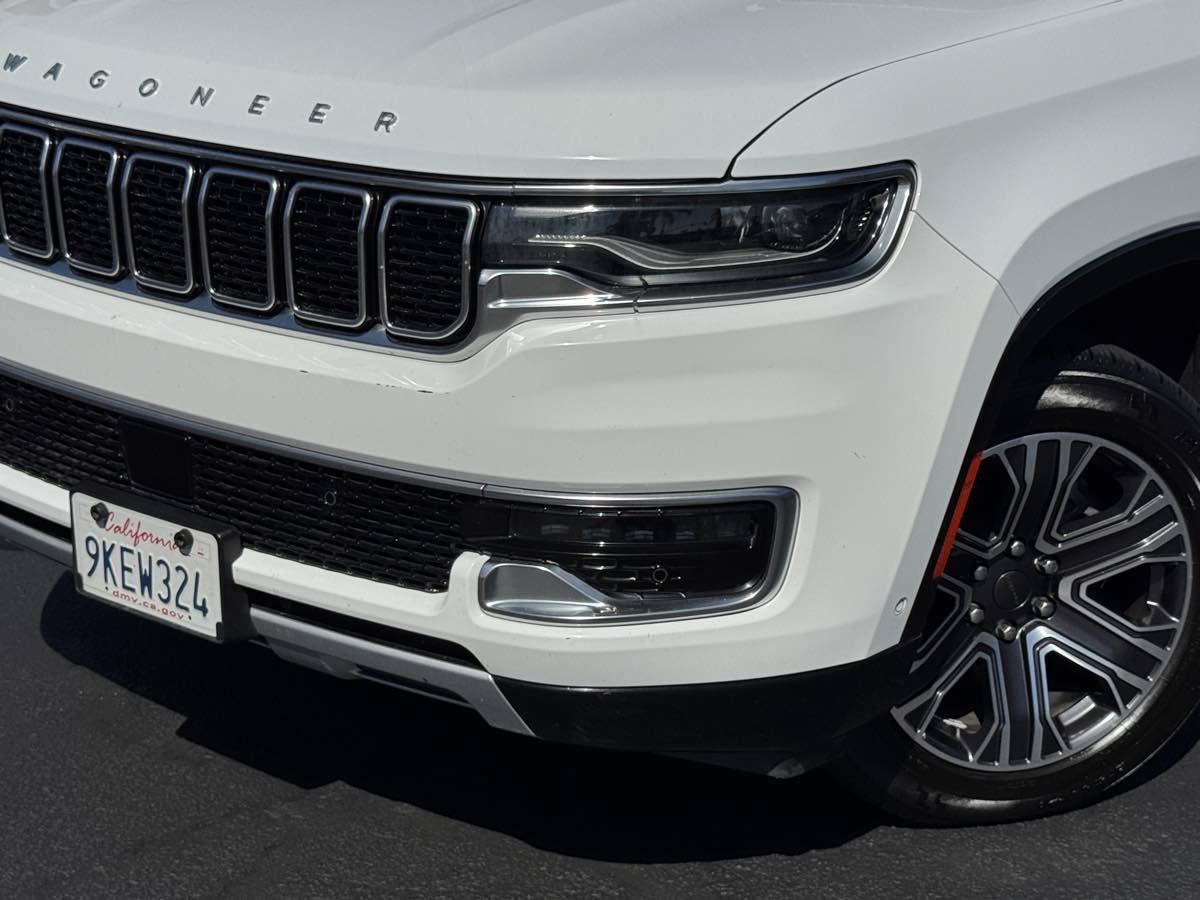 Used 2024 Jeep Wagoneer L Series II RWD image 3