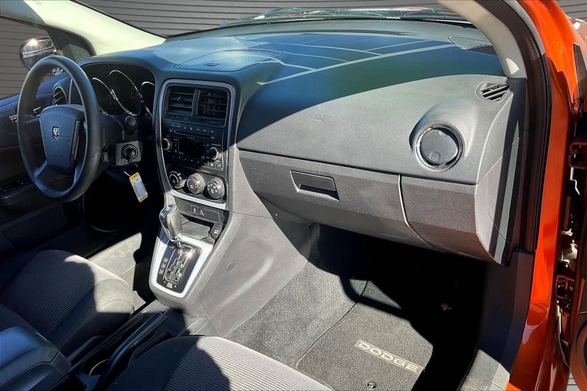 Used 2011 Dodge Caliber Heat FWD image 26