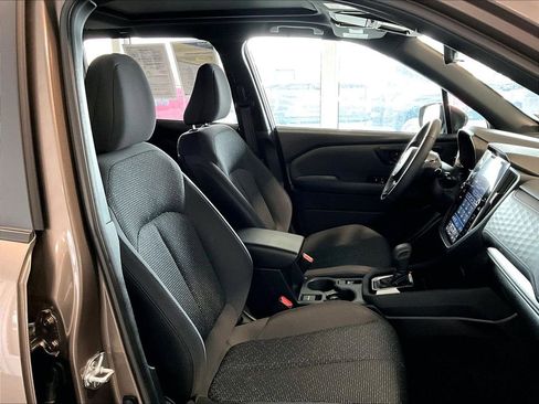 Used 2025 Subaru Forester Premium image 11