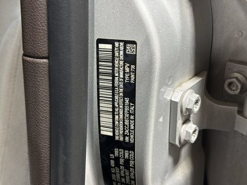 Used 2015 Jeep Renegade Latitude AWD/4WD image 27