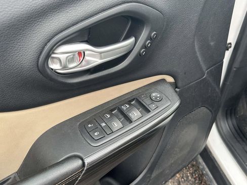 Used 2016 Jeep Cherokee Limited w/ Luxury Group image 18