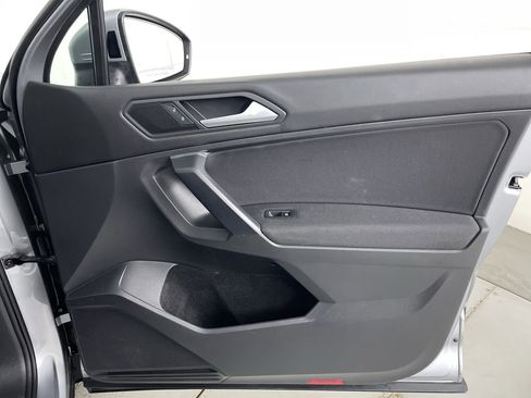 Used 2021 Volkswagen Tiguan S image 22