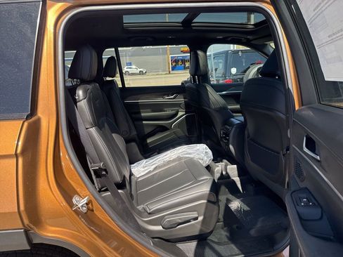 New 2026 Jeep Grand Cherokee L Limited AWD/4WD image 29