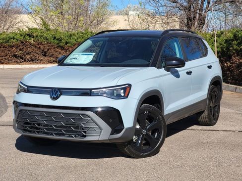 New 2026 Volkswagen Taos SE AWD/4WD image 1