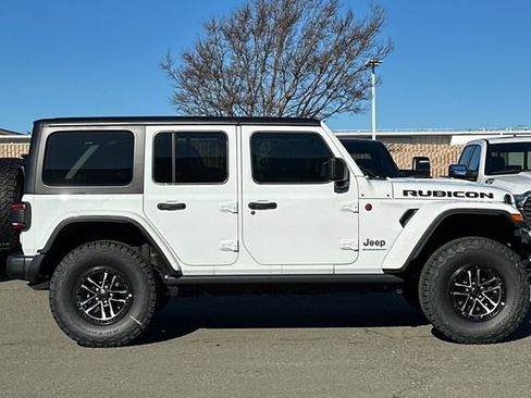 New 2026 Jeep Wrangler Unlimited Rubicon w/ Xtreme 35 Tire Package image 3