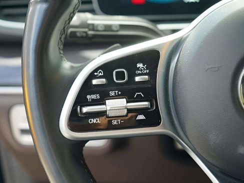 Used 2022 Mercedes-Benz GLS 450 4MATIC image 39