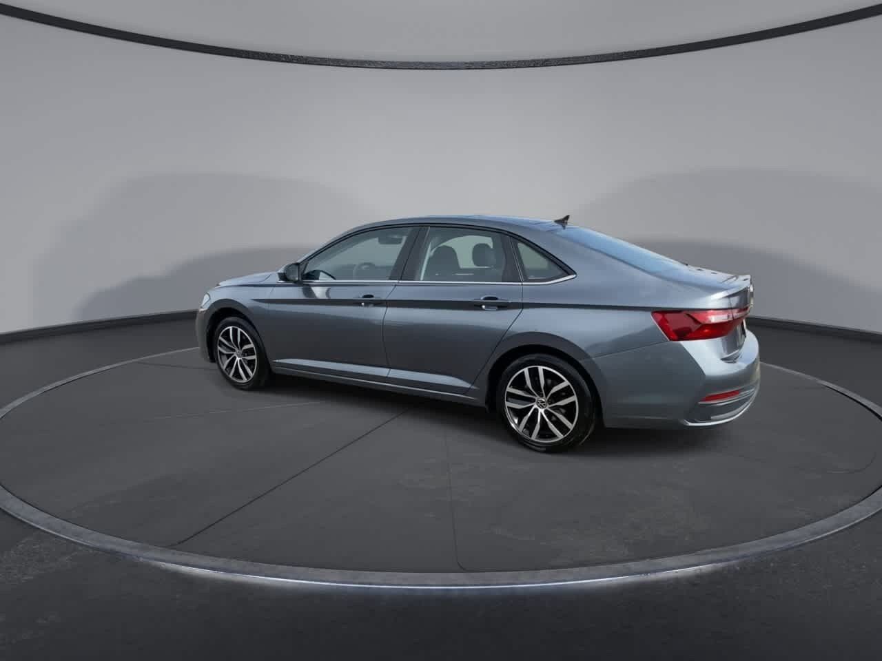 Used 2025 Volkswagen Jetta SE FWD image 6