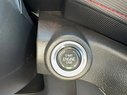 Used 2021 Chevrolet TrailBlazer RS w/ Technology Package image 29