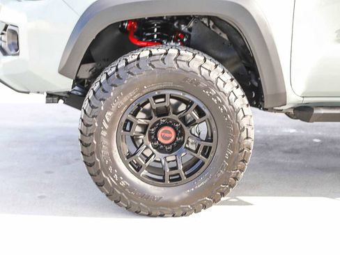 Used 2023 Toyota Tacoma TRD Off-Road image 10