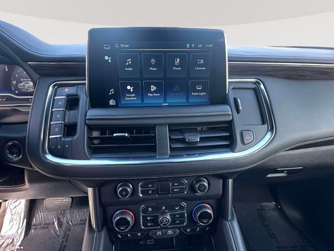 Used 2023 Chevrolet Suburban Premier AWD/4WD image 9