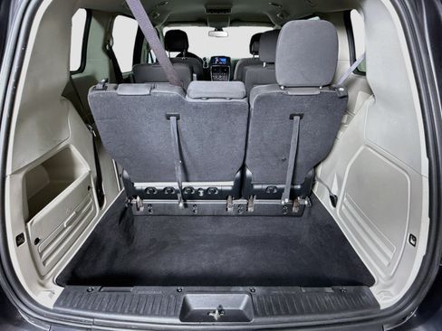 Used 2019 Dodge Grand Caravan SE FWD image 33