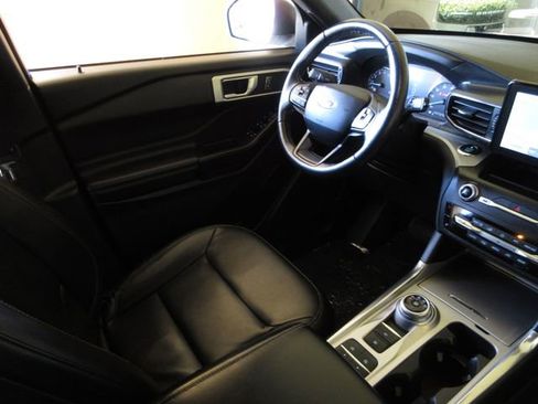 Certified 2020 Ford Explorer XLT w/ Equipment Group 202A image 22