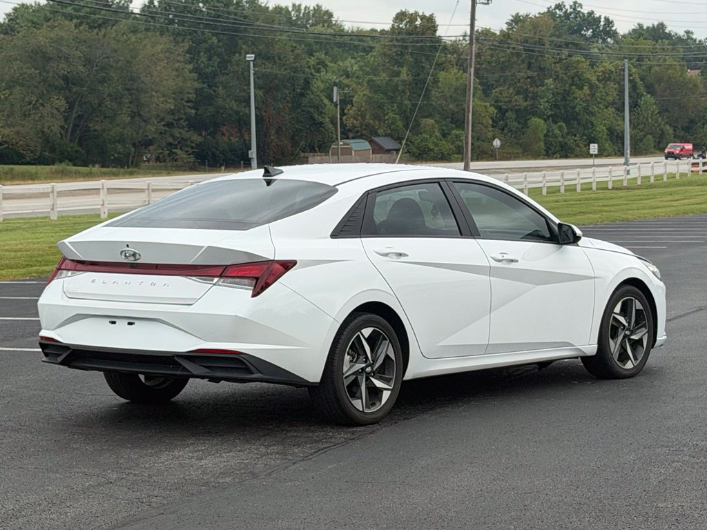 Used 2023 Hyundai Elantra SEL w/ Convenience Package FWD image 6