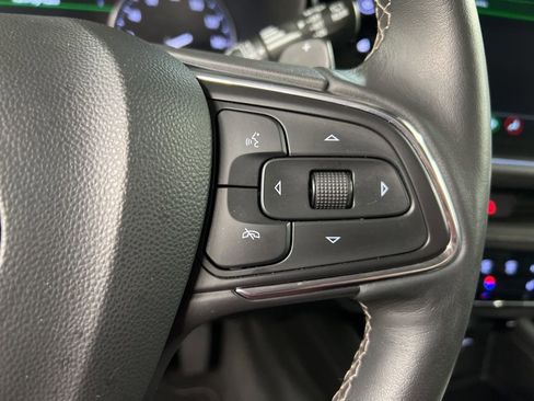 Used 2023 Buick Envision Essence AWD/4WD image 17