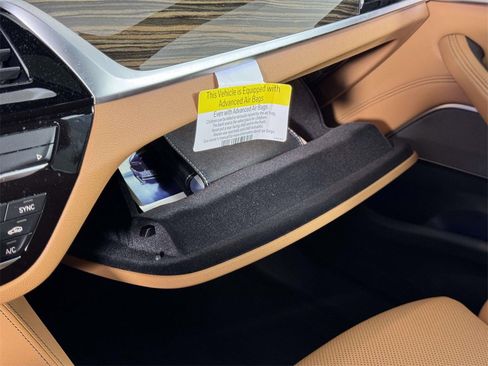 Used 2023 BMW 540i xDrive w/ Executive Package image 31