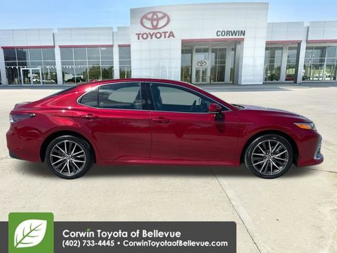 Used 2022 Toyota Camry XLE w/ Navigation Upgrade Package FWD image 6