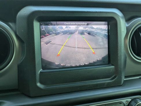 Used 2023 Jeep Wrangler Unlimited AWD/4WD image 21