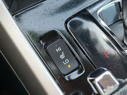 Used 2016 Honda Accord Touring image 19