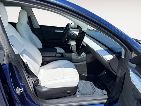 Used 2022 Tesla Model 3 image 19