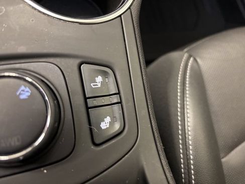 Used 2024 GMC Terrain SLT w/ Infotainment Package II AWD/4WD image 30
