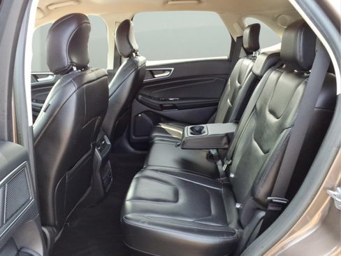 Used 2019 Ford Edge Titanium w/ Cold Weather Package AWD/4WD image 27