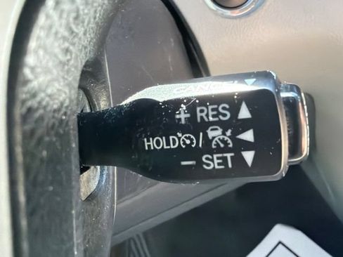 Used 2018 Toyota Sienna XLE w/ XLE Navigation Package FWD image 24