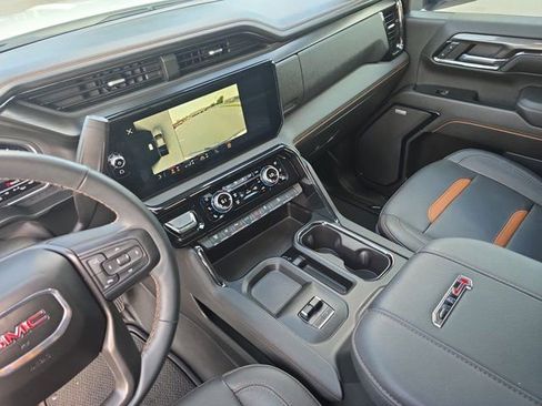 Used 2024 GMC Sierra 2500 AT4 w/ AT4 Preferred Package image 25