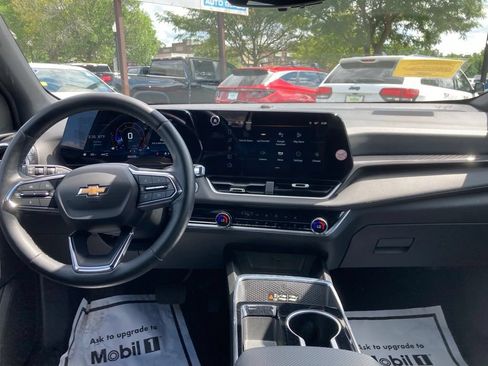 New 2025 Chevrolet Equinox LT w/ Convenience Package II AWD/4WD image 5