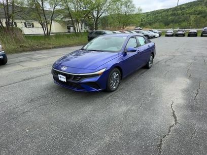 New 2025 Hyundai Elantra Blue