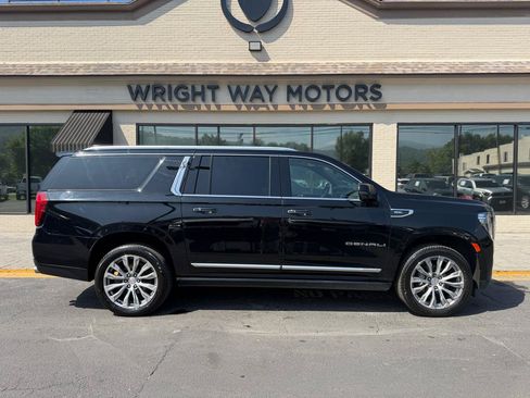Used 2021 GMC Yukon XL Denali w/ Denali Premium Package AWD/4WD image 2