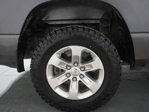 Used 2024 RAM 1500 Laramie image 11