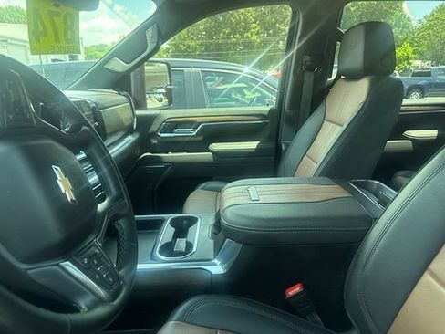 Used 2025 Chevrolet Silverado 3500 High Country w/ High Country Premium Package AWD/4WD image 10
