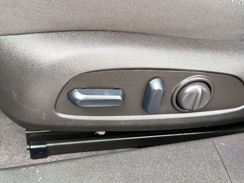 Used 2025 Chevrolet Malibu RS FWD image 13