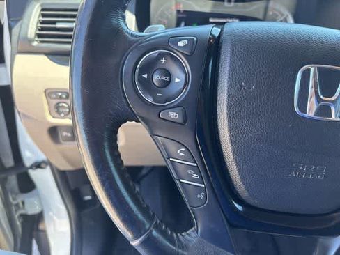 Used 2018 Honda Pilot Touring image 10