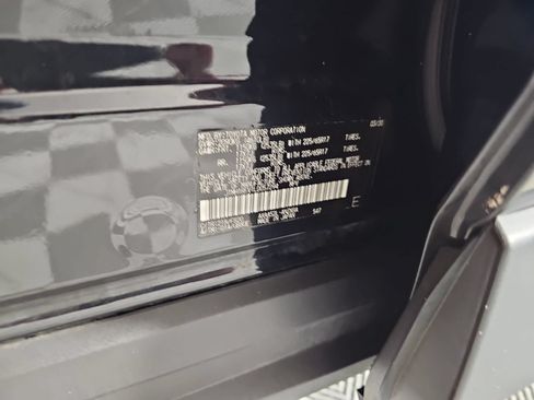 Used 2020 Toyota RAV4 LE FWD image 29