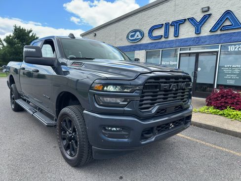 Used 2025 RAM 2500 Big Horn AWD/4WD image 2