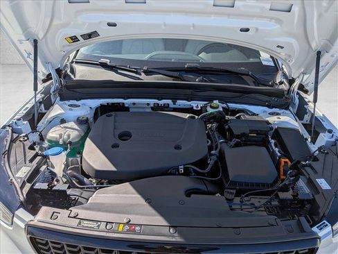 New 2026 Volvo XC40 B5 Plus w/ Protection Package Premier image 17