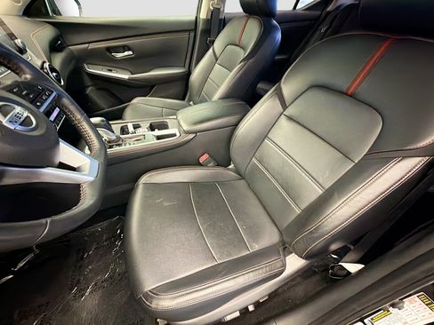 Used 2023 Nissan Sentra SR w/ SR Premium Package FWD image 11