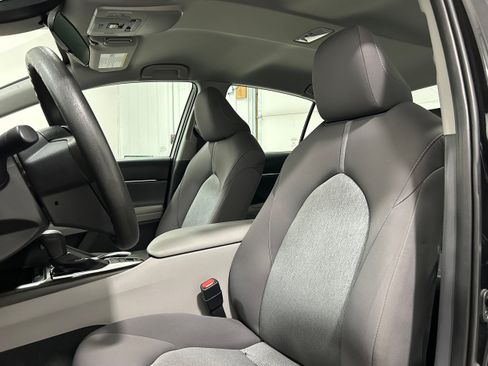 Used 2022 Toyota Camry LE AWD/4WD image 24